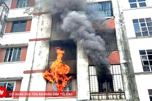 Cháy căn hộ chung cư, hai người được giải cứu an toàn
