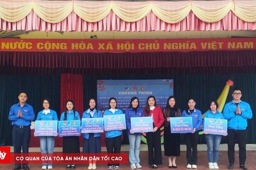 Mang hơi ấm yêu thương đến học sinh vùng cao Thái Nguyên