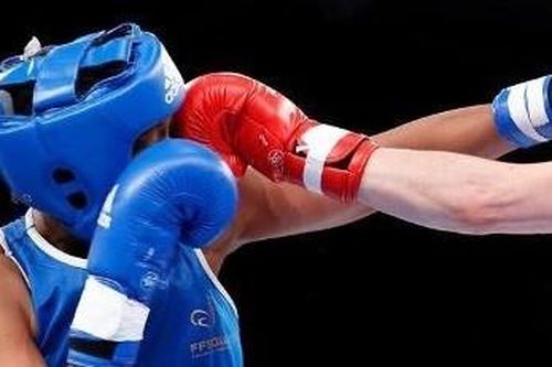 Chủ quan với dấu hiệu tê tay chân, huấn luyện viên boxing phải ngồi xe lăn
