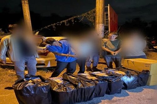 Phê chuẩn khởi tố, bắt tạm giam các đối tượng buôn bán, vận chuyển hàng cấm