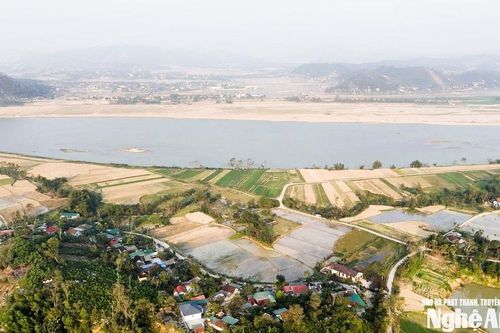 Nghệ An bàn giao hơn 2.800 mốc giải phóng mặt bằng đường bộ cao tốc Vinh - Thanh Thủy