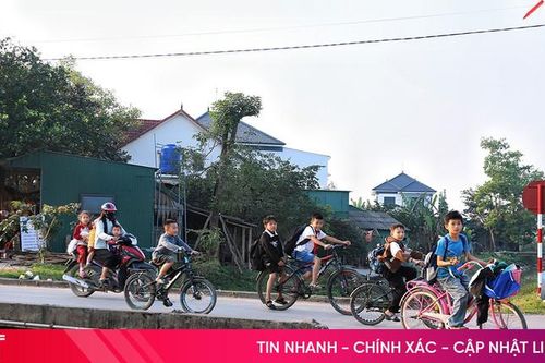 Nơm nớp qua cầu dân sinh không lan can