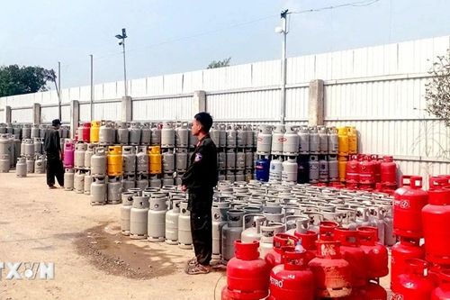 Tây Ninh: Triệt phá đường dây làm giả gas quy mô lớn, bắt giữ 16 đối tượng