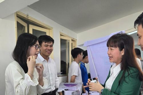 Từ phòng thí nghiệm vi tảo đến sản phẩm chăm sóc sức khỏe