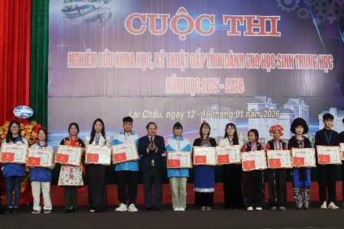 Trao 85 giải tại Cuộc thi Nghiên cứu khoa học, kỹ thuật cấp tỉnh dành cho học sinh trung học