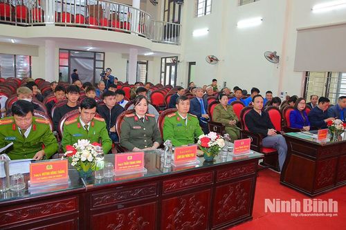Công an phường Tây Hoa Lư gặp mặt và tuyên truyền công tác đảm bảo an ninh trật tự cho thanh, thiếu niên