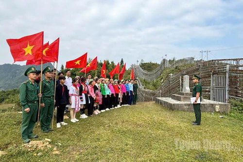 Tiết học biên cương