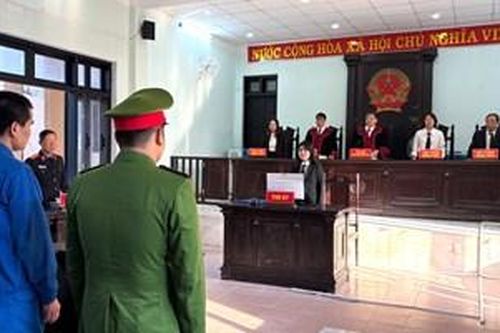Không trả tiền xe, dùng kéo đâm người: Lĩnh 9 năm tù