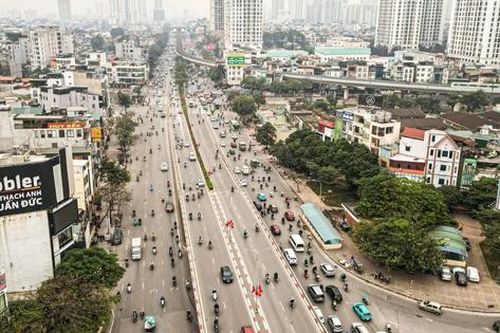 Sau lệnh cấm xe tải ban ngày, nhiều tuyến đường nội đô thông thoáng rõ rệt