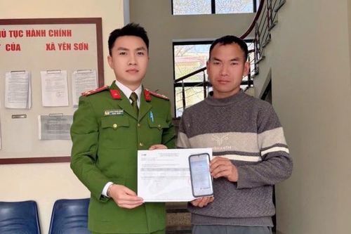 Nhận gần 500 triệu đồng chuyển nhầm, người đàn ông nhờ Công an trả lại chủ tài khoản