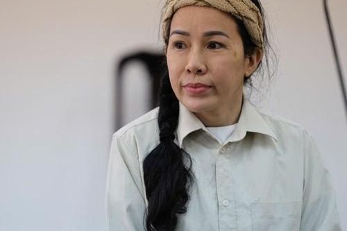 Xúc phạm vợ chồng Nguyễn Phương Hằng, Youtuber Đinh Thị Lan ra tòa