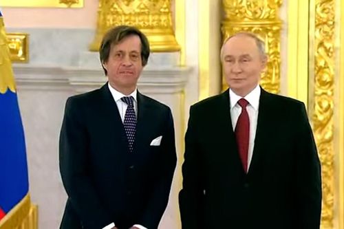 Choáng ngợp lễ trình quốc thư của các đại sứ lên Tổng thống Nga Putin