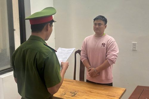 Quản lý điểm 'spa- massage mại dâm' tại khách sạn Samdi ở Đà Nẵng ra đầu thú