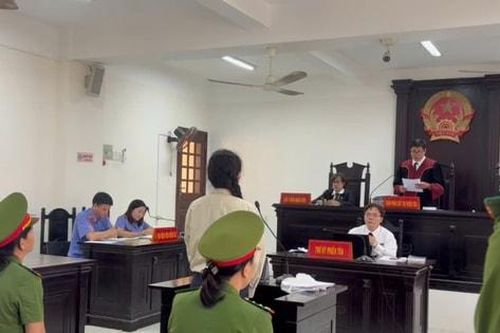 Bị cáo Đinh Thị Lan lĩnh án tù vì xúc phạm vợ chồng bà Phương Hằng