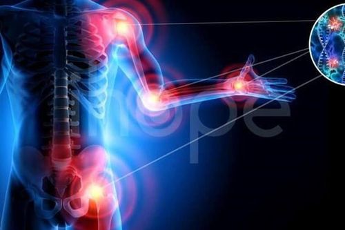 Người đàn ông phát hiện ung thư ác tính hiếm gặp từ dấu hiệu bất thường ở chân