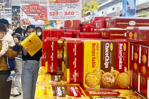 Siêu thị tung loạt ưu đãi lớn, hàng Tết giảm giá đến 50%