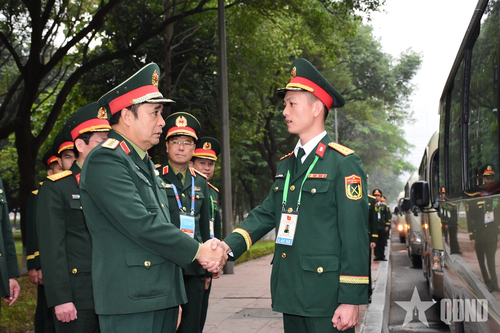 Thượng tướng Phùng Sĩ Tấn kiểm tra công tác bảo đảm phương tiện phục vụ Đại hội XIV của Đảng