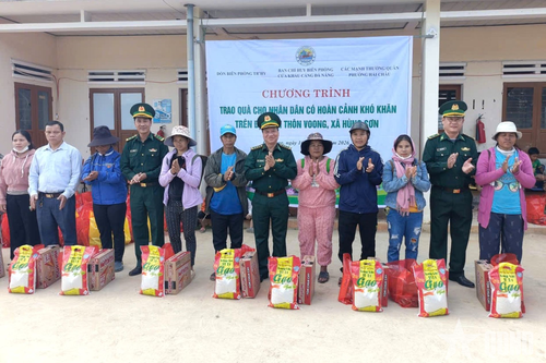 Bộ đội Biên phòng Đà Nẵng: Trao 200 suất quà trị giá 80 triệu đồng tặng đồng bào biên giới