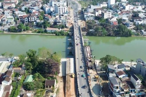 Cầu Vỹ Dạ thi công ì ạch, nhà thầu bị phạt hơn 1,5 tỷ đồng