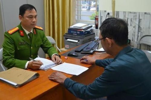 Giận cá chém thớt!