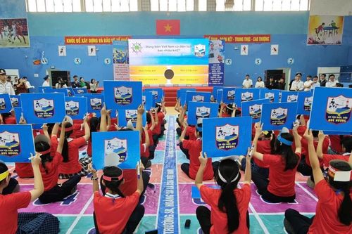 Học sinh Quảng Ngãi hưởng ứng cuộc thi 'Em yêu biển, đảo quê hương'
