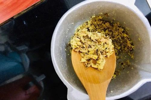 Không chỉ tạo mùi thơm món ăn, củ riềng mang lại nhiều lợi ích sức khỏe