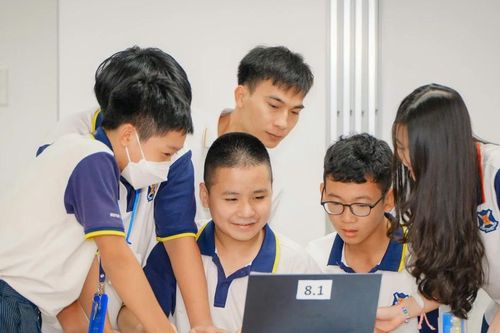 Học sinh thời gen Z cần kỹ năng gì để không bị AI thay thế?