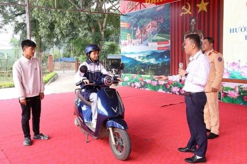 Phú Thọ đẩy mạnh xây dựng văn hóa giao thông trong trường học