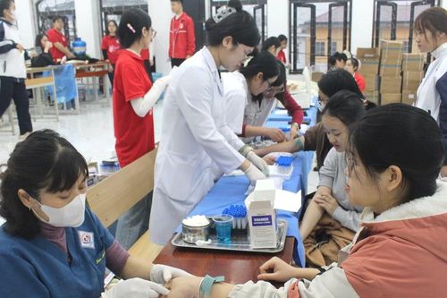 Lan tỏa 'Giọt hồng tuổi trẻ' trong sinh viên