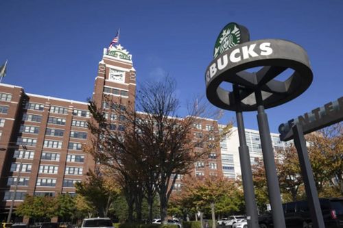 Starbucks bị kiện vì hóa chất trong cà phê decaf và vi phạm nông trại