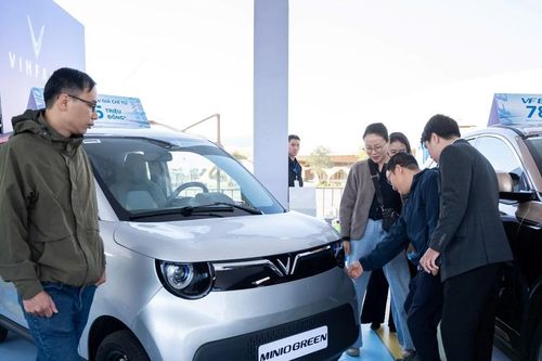 Ô tô điện cho phố hẹp: VinFast Minio Green đủ 4 chỗ, trang bị 'vừa xinh'