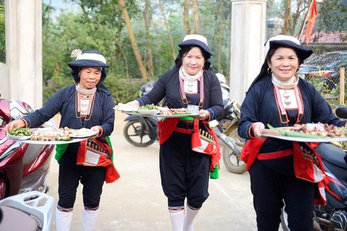 Độc đáo mâm cỗ 'Tết năm cùng' của người Dao ở Thanh Hóa