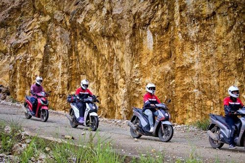 Đi xe tay ga trên đường đèo dốc thế nào để an toàn?