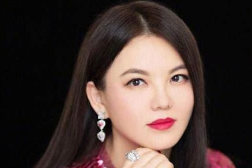 Khoe khoang sự giàu có, MC Lý Tương bị cấm cửa