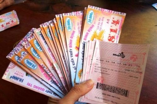 Vết trượt dài của anh cửu vạn nghèo sau khi trúng độc đắc 42 tờ vé số