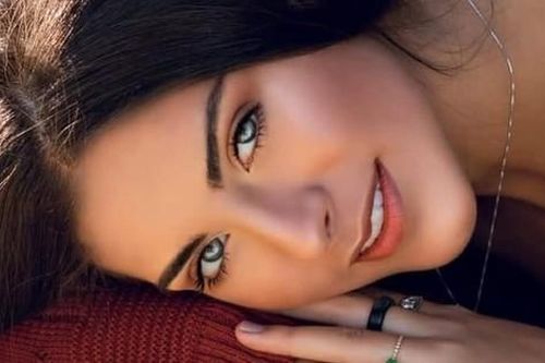 Hoa hậu nhan sắc vạn người mê từ bỏ hào quang, rẽ lối tu hành ở tuổi 21 là ai?