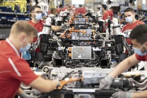 Porsche giảm 10% lượng xe bàn giao năm 2025, dịch chuyển dịch sang xe điện