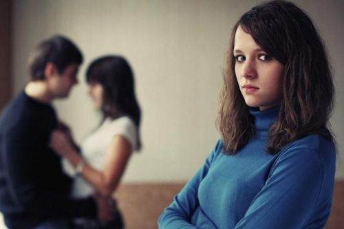 Người chồng 'hai mặt': Ngoại tình trong 'vỏ bọc' tử tế