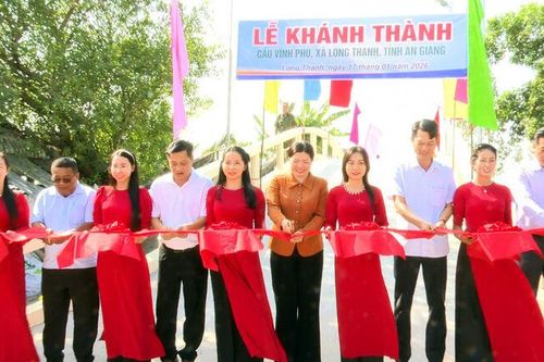 Xã Long Thạnh khánh thành cầu Vĩnh Phú