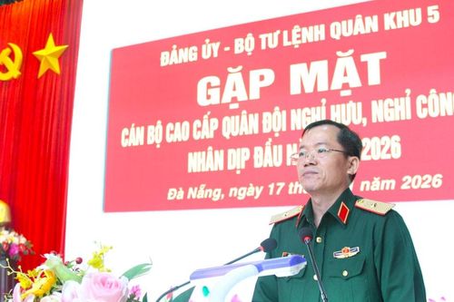 Gặp mặt cán bộ cao cấp Quân đội nghỉ hưu, nghỉ công tác trên địa bàn Quân khu 5