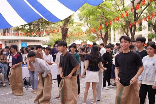 Sôi nổi ngày hội 'Tự hào non sông - vùng trời quê hương là bầu trời Tổ quốc'
