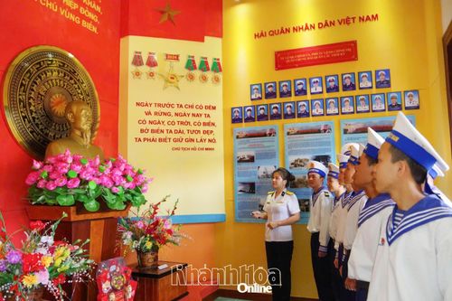 Trung tâm Huấn luyện Vùng 4 Hải quân giáo dục truyền thống cho quân nhân chuẩn bị xuất ngũ