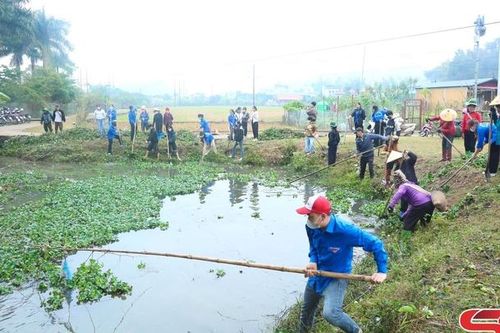 Huy động gần 1.000 người ra quân dọn dẹp vệ sinh, thanh thải lòng suối