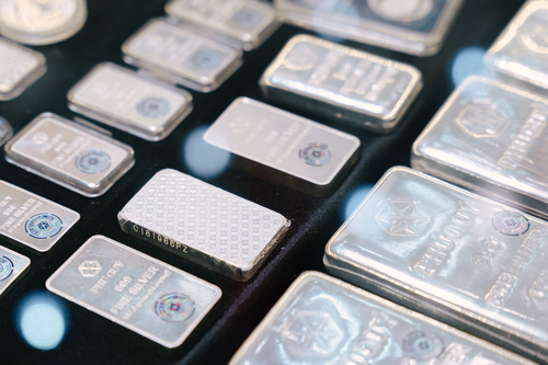 Giá bạc chạm ngưỡng 93 USD/ounce: Lực cản từ giới hạn chịu đựng của nền sản xuất