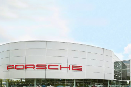 Porsche ghi nhận mức sụt giảm doanh số tồi tệ nhất 15 năm: Khách hàng 'quay lưng' với xe điện