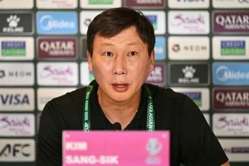 HLV Kim Sang-sik và Marcelo Broli nói gì sau trận tứ kết rượt đuổi tỉ số hấp dẫn?