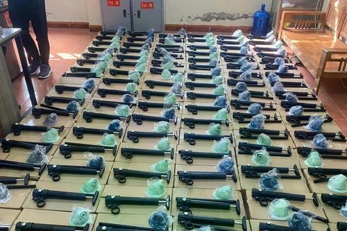 Bắt đối tượng tàng trữ, mua bán trái phép vũ khí quân dụng với số lượng lớn