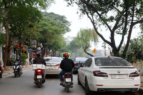 Đường Trần Hòa tràn lan vi phạm trật tự đô thị
