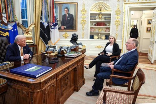 Ông Trump sẽ hoãn bầu cử giữa kỳ Mỹ?