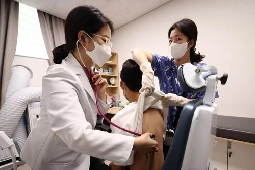 Đường lây truyền sùi mào gà phức tạp tại Việt Nam